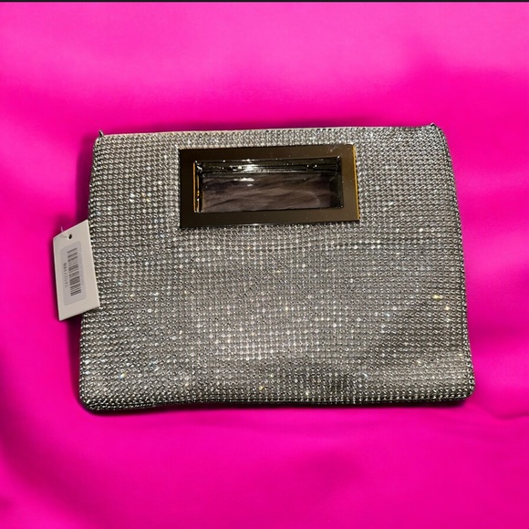 Elegant Silver Clutch Bag - Picture 2 of 4